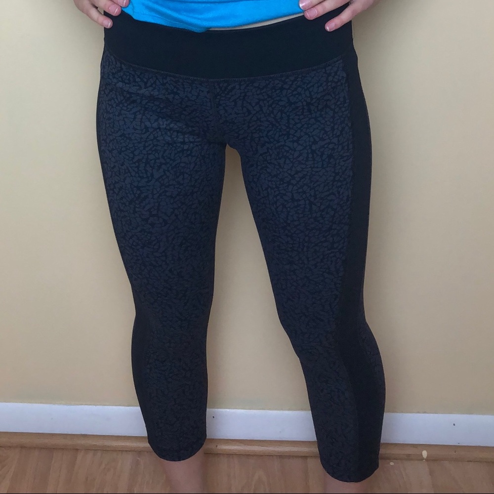 ~UNDER ARMOUR patterned leggings~